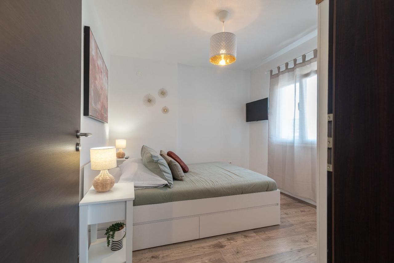 Beach Apartman Marela Слатине Екстер'єр фото