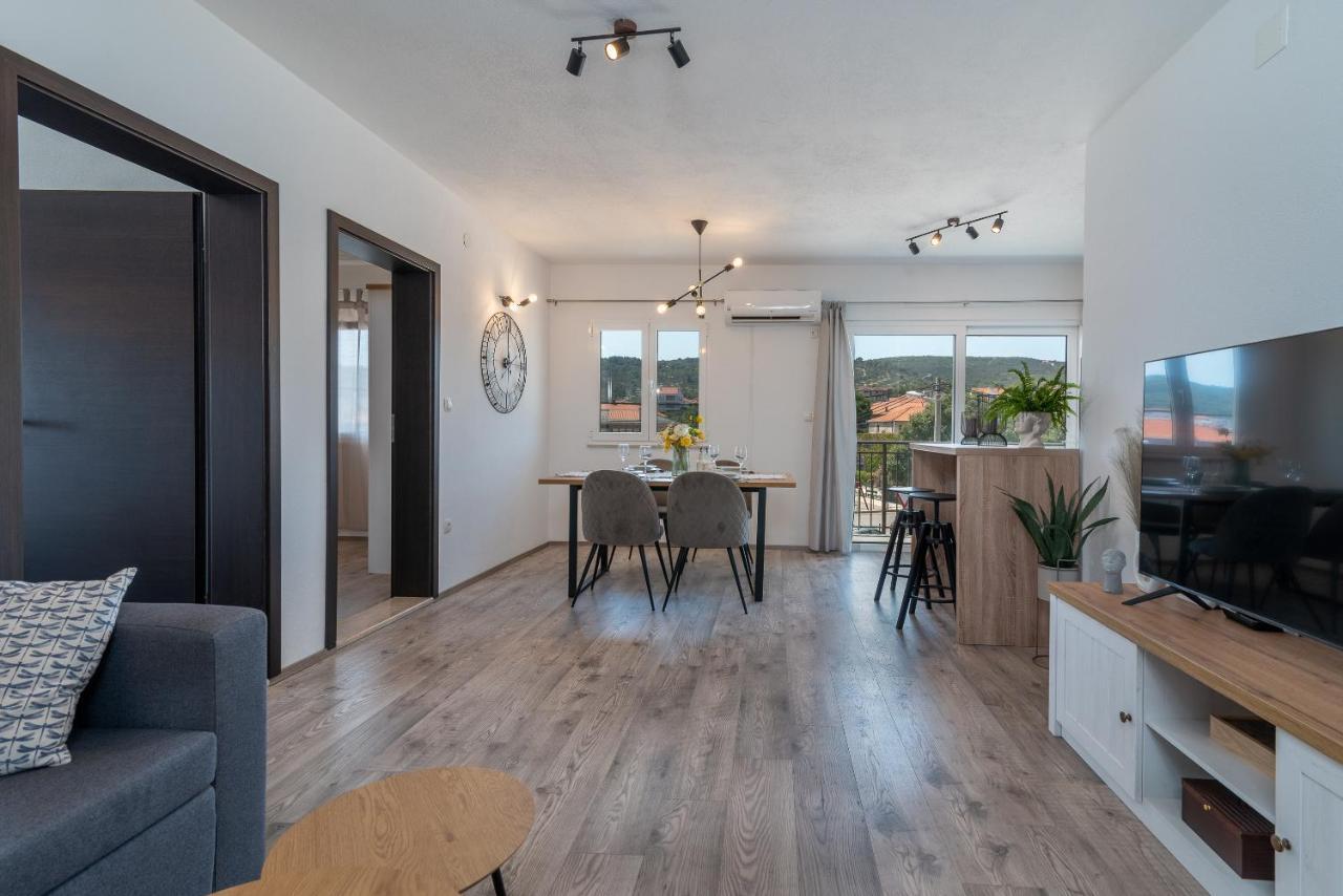 Beach Apartman Marela Слатине Екстер'єр фото