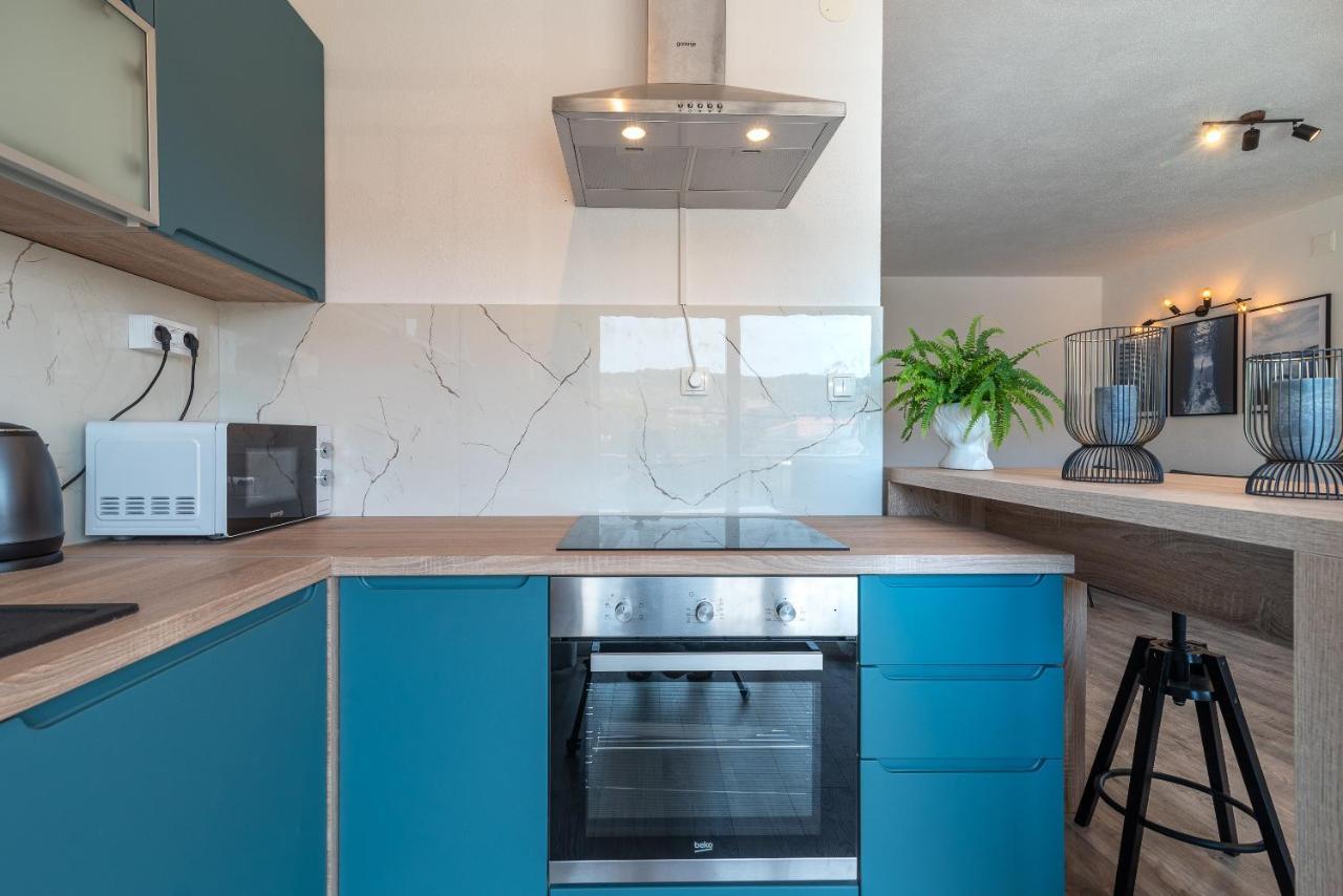 Beach Apartman Marela Слатине Екстер'єр фото